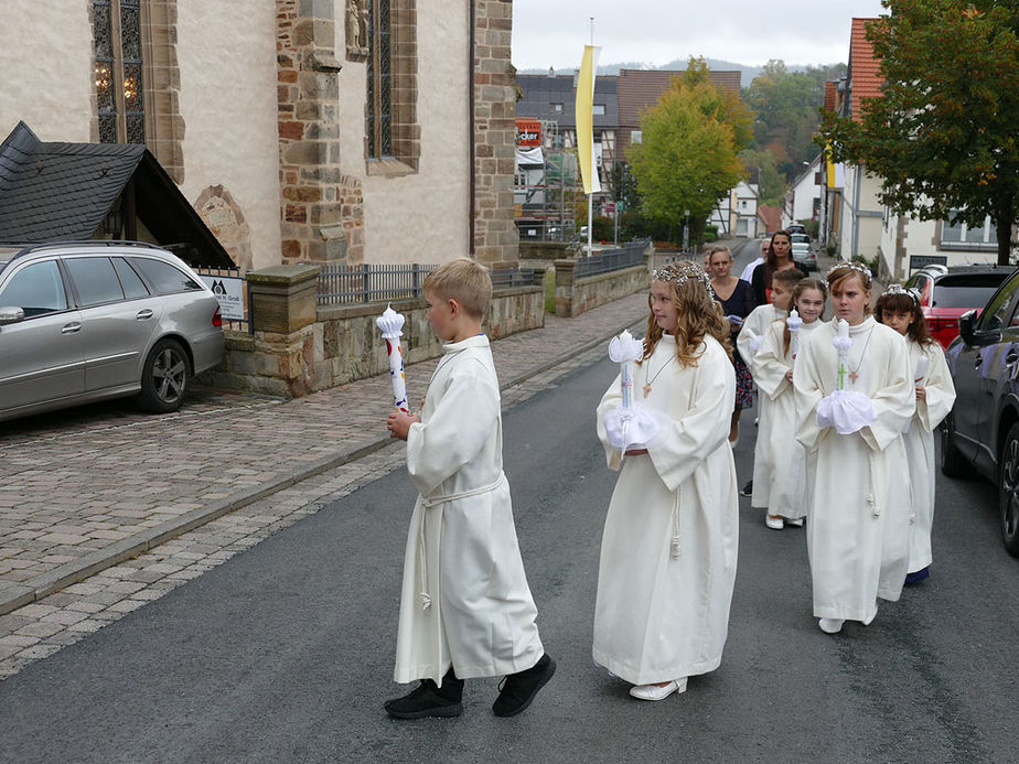 Feier der 1. Heiligen Kommunion in Sankt Crescentius (Foto: Karl-Franz Thiede)